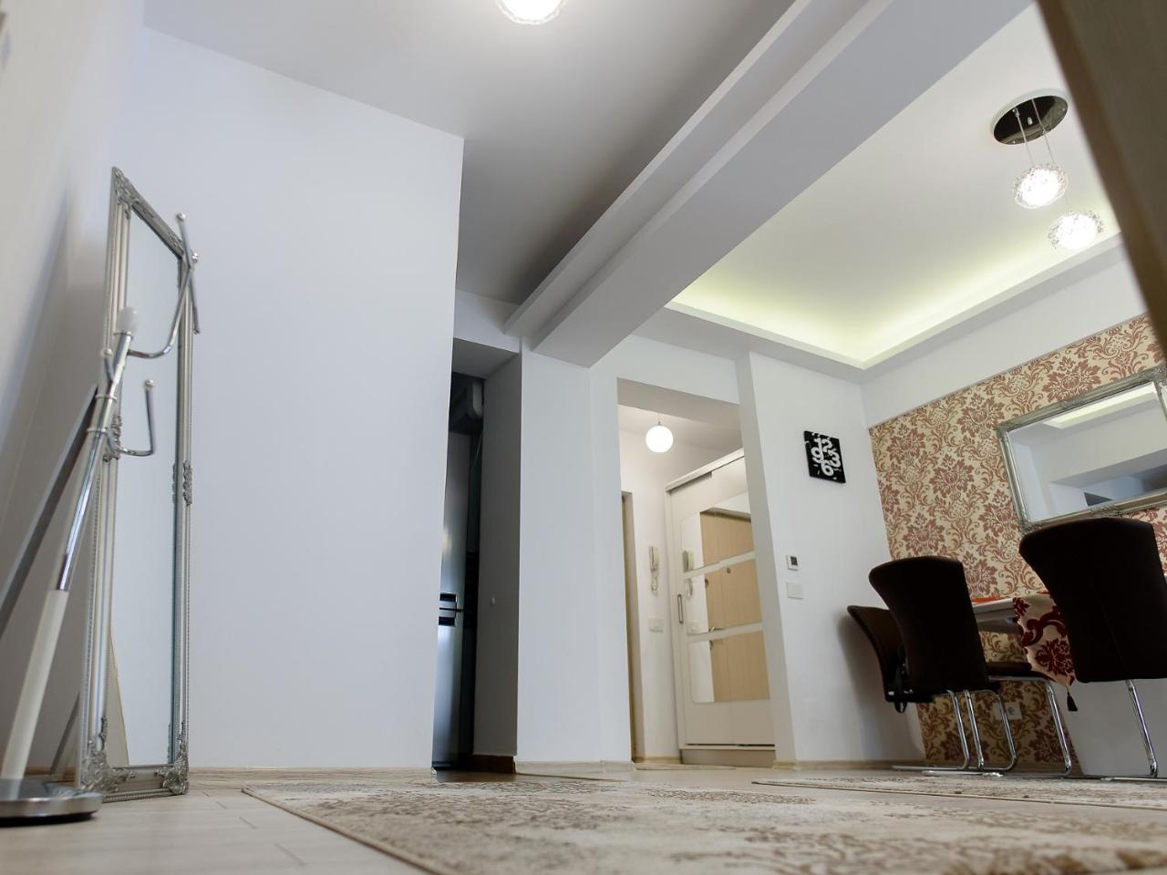 Carla'S Apartment, Airport & Train Station Shuttle Iasi Exterior foto